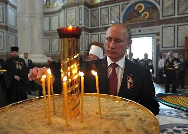 Πιστός στρατιώτης της Ορθοδοξίας ο Πούτιν – Χτίζει εκκλησία αποκλειστικά για τις Ρωσικές ΕΔ